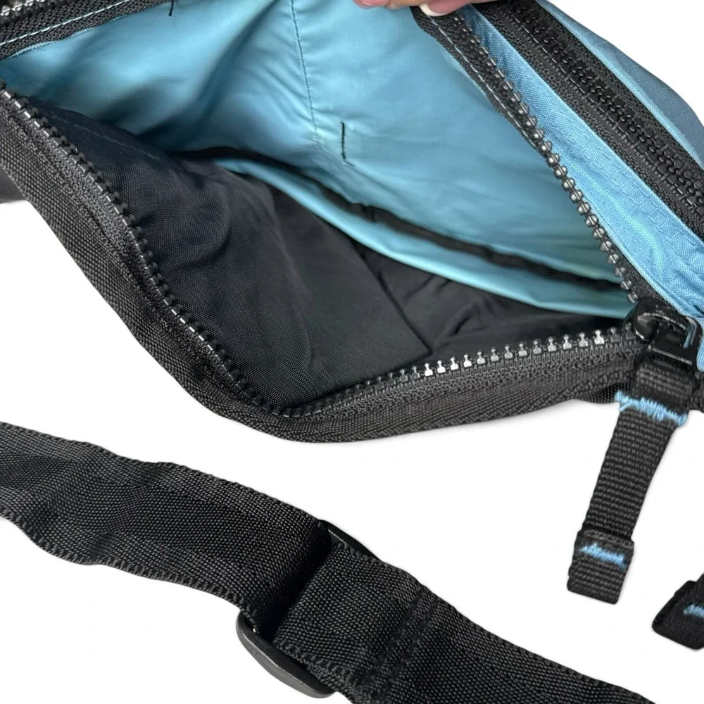 Vintage Y2K 2003 Old Navy Trail Hiking Crossbody Sling Bag Nylon Adjustable